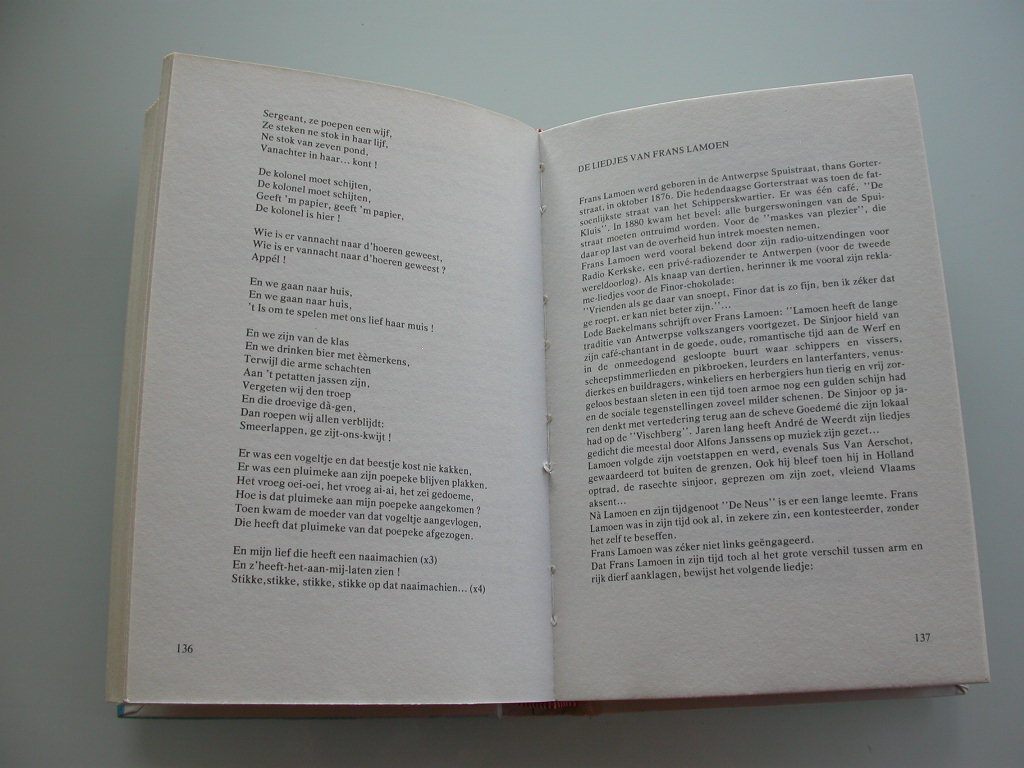 De Graef Het groot woorden- en liedjesboek over het Antwerps dialekt